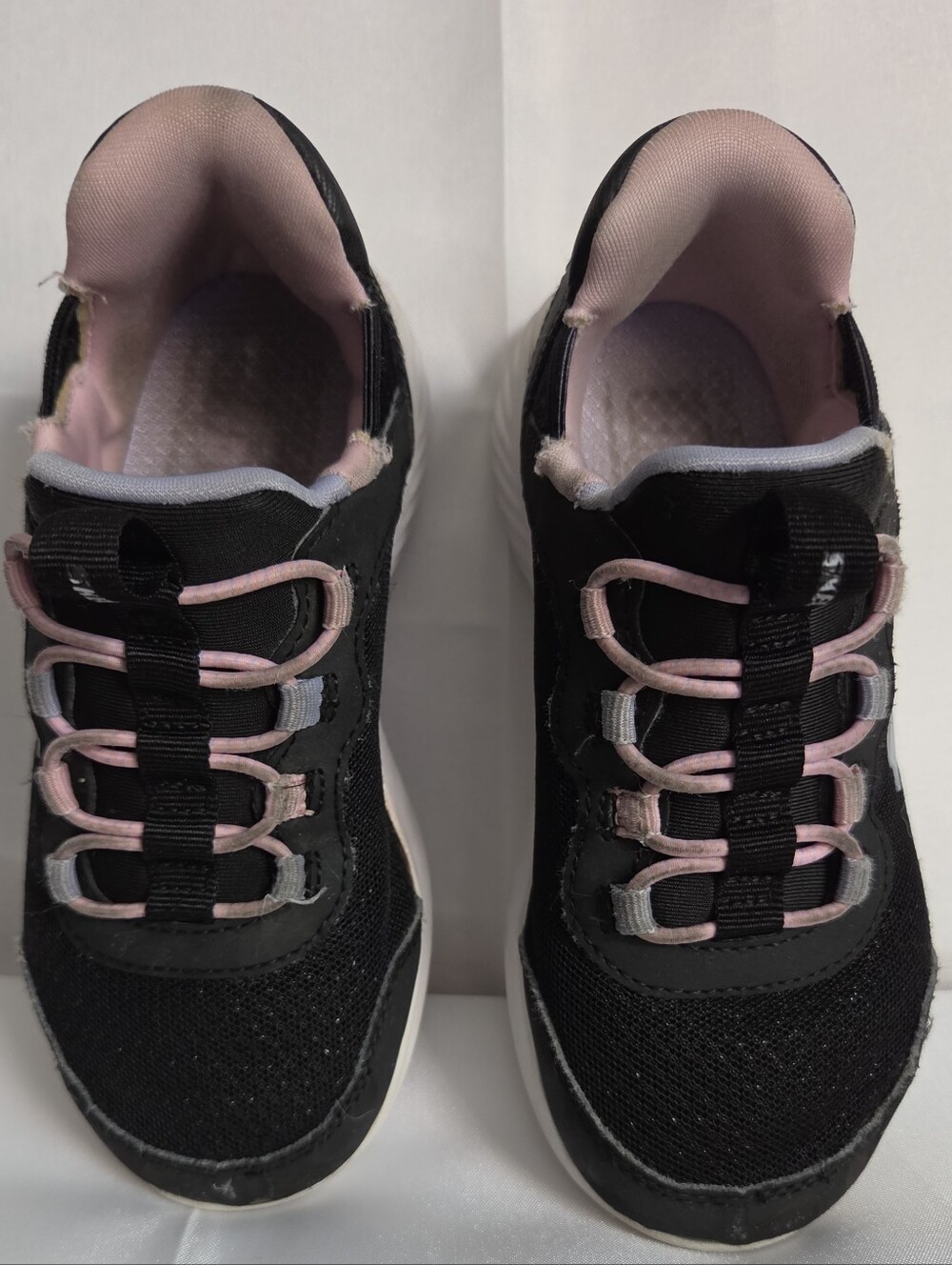 Skechers Kids sz 11 Black & Pink Slip-On Slip-Ins Sneakers